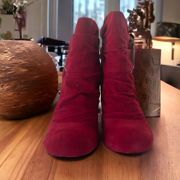Quipid red ankle boots. - Picture 2 of 14